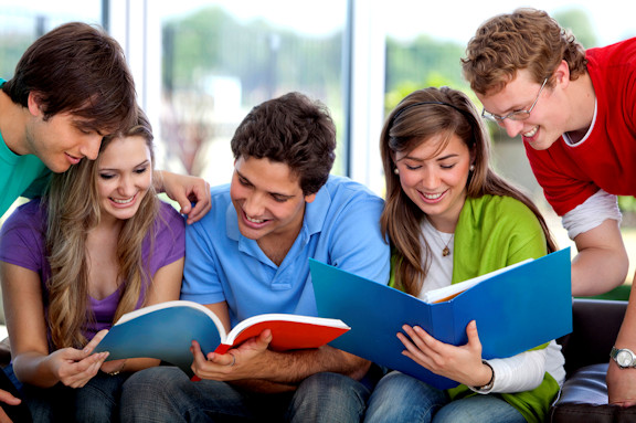 stockfresh_1393302_people-studying_sizeS_d12f1e_crop
